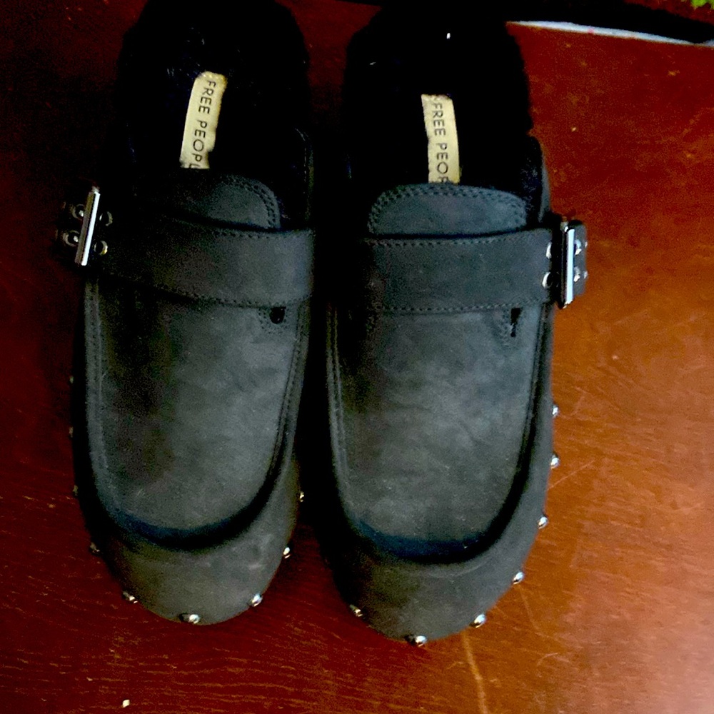 Free people black shoes🍄